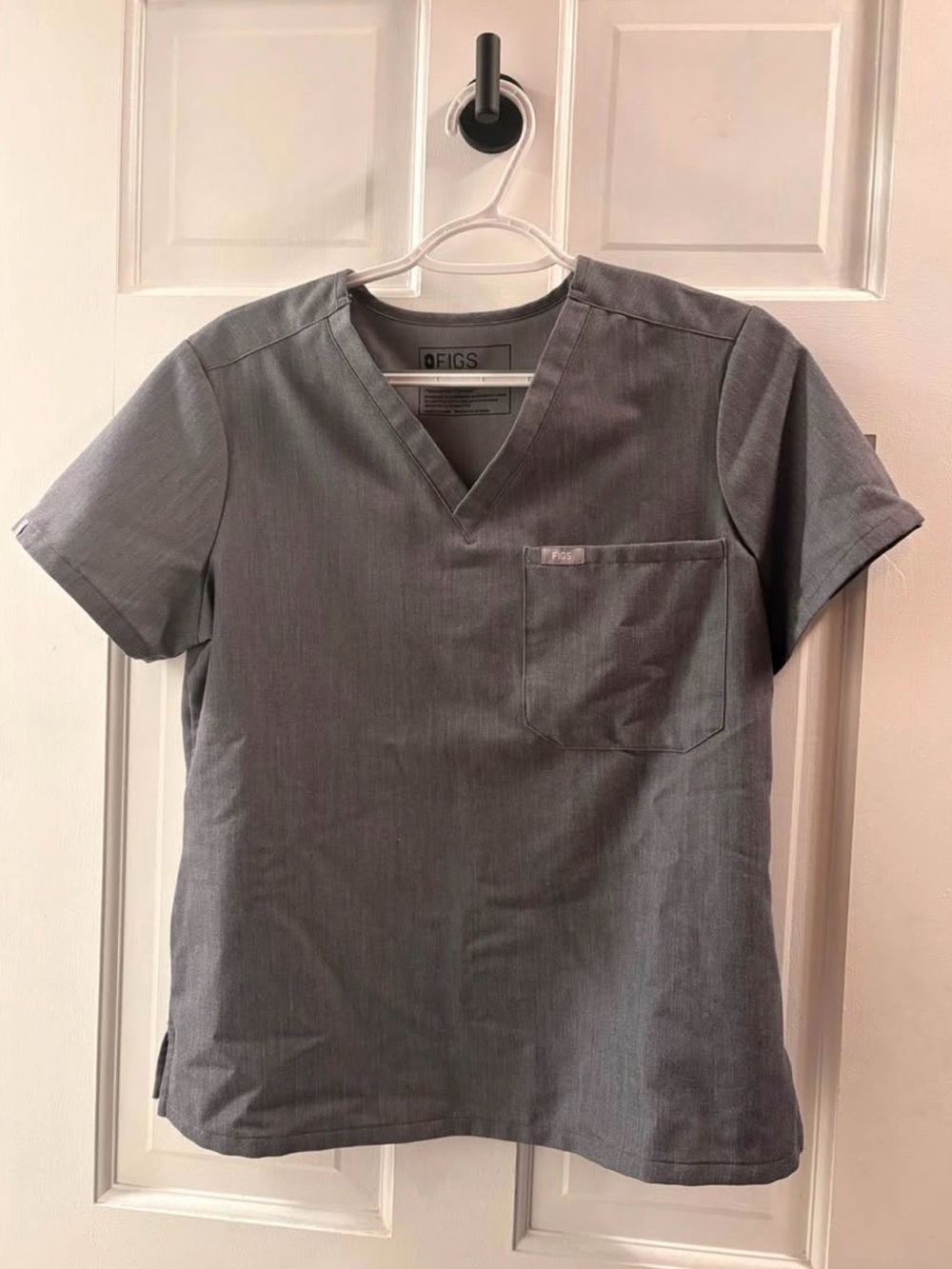Figs Women’s Heather Gray V-Neck Scrub Top